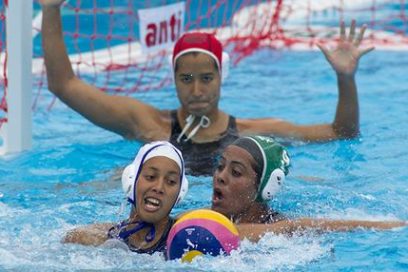 Cubanas de bronce en el polo acuático