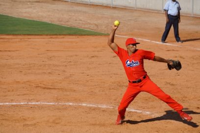 Softbol (M) con cuatro éxitos