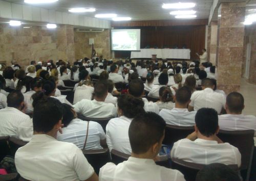 La XV Jornada Al servicio de la vida reúne a especialistas de distintas provincias del país.