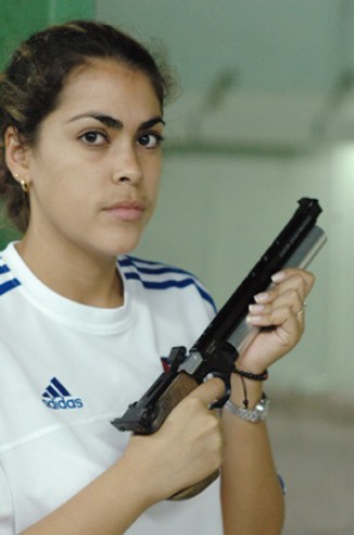 Laina puso los ojos en el oro