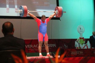 Cisneros con doblete dorado