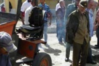 Evalúa Ramiro Valdés situación del abasto de agua a Santiago de Cuba