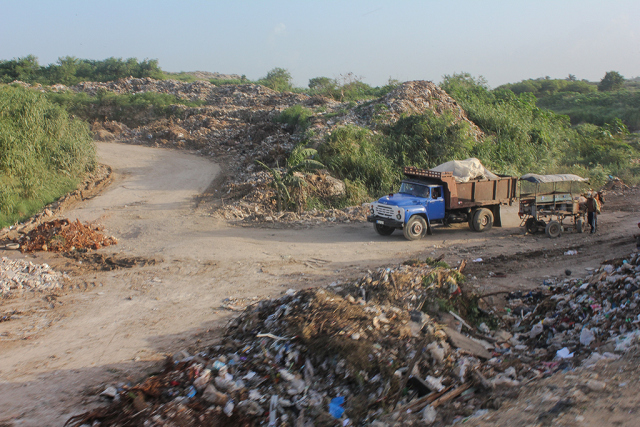 Una visita maravillosa por el perímetro del basurero de La Habana. Fotos: Javier Montenegro.