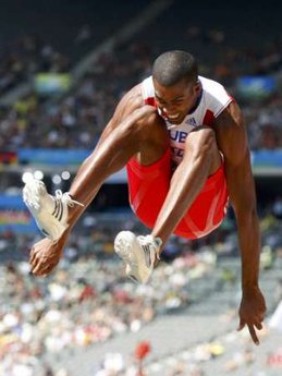 Yunior Díaz, tras competir por varios años en el decatlón, alcanza el bronce en el salto largo de Veracruz 2014.