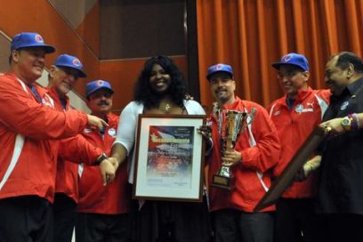 Tarde de premiación deportiva con los Cinco (Fotos)