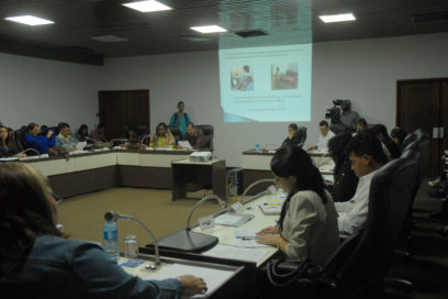 Transmiten diputados reconocimiento a educadores cubanos