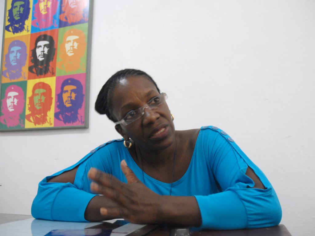 María Hernández Furet: “Ellos nacen indefensos, necesitan de una mano, de un gesto, de una mirada, que les permita saber que hay alguien a su lado”. Foto: Agustín Borrego