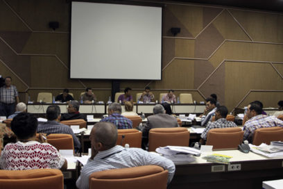 Parlamentarios reunidos hoy en las comisiones permanentes