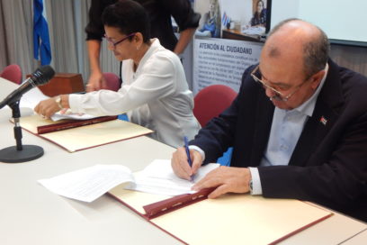 Firman convenio laboral en Fiscalía General de la República