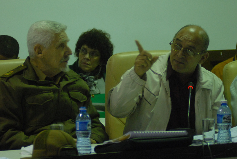 René Mesa Villafaña, titular del MICONS, subrayó que la fabricación local de materiales de construcción es una de las políticas que le corresponde desarrollar al sector. Foto Agustín Borrego Torres