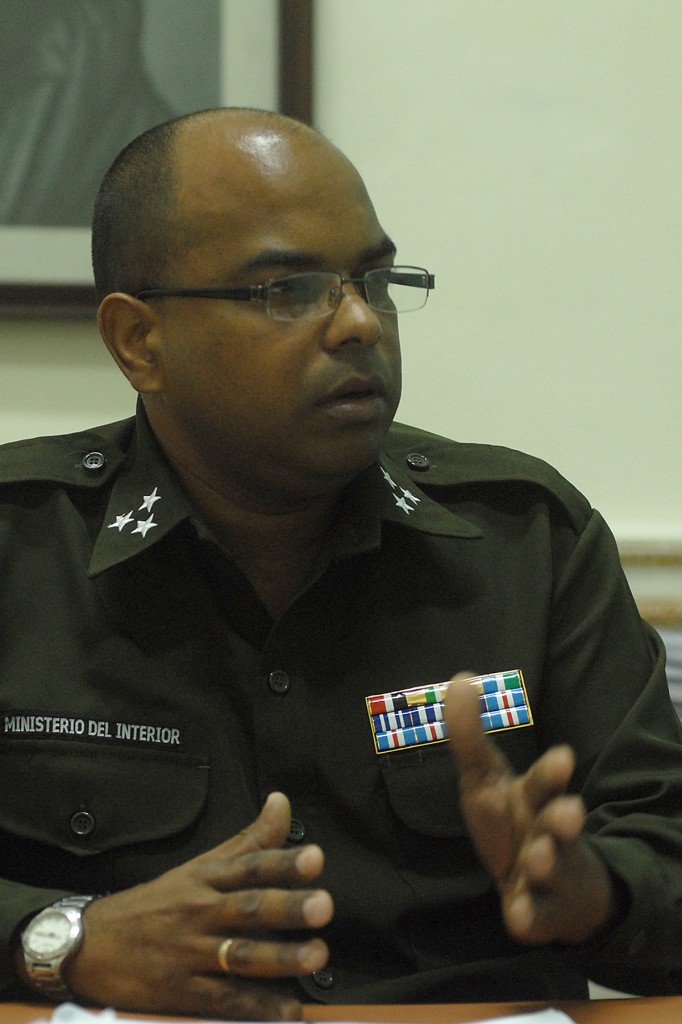 El enfrentamiento al delito, la ilegalidad y la indisciplina social están entre las tareas principales de la PNR, dijo el coronel Idael Fumero Valdés. Foto: Agustín Borrego