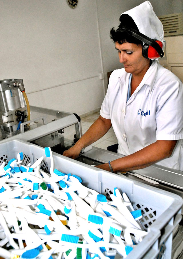 El sector industrial fue uno de los que más contribuyó a los alentadores resultados económicos de Ciego de Ávila en el año 2014. (Foto: Nohema Díaz Muñoz)