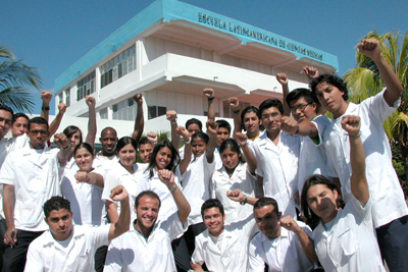 Se graduarán en Cuba más de medio millar de médicos paquistaníes