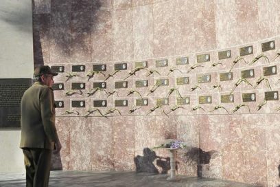 Tributo eterno de Raúl a nuestros héroes y mártires (+Fotos)