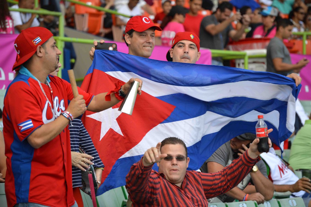 Cuba ha recibido el apoyo de la afición como si estuvieran en su tierra. Foto: Roberto Morejón- AIN