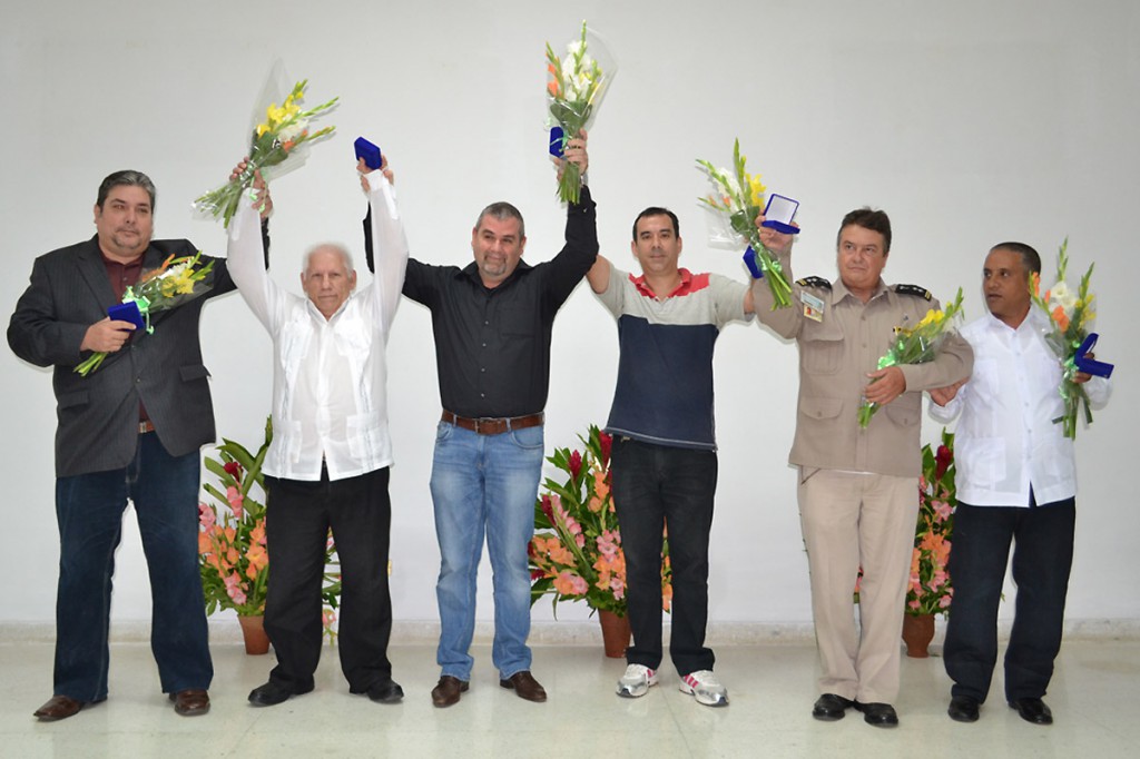 From left to right: Raul Antonio Capote (Daniel), Doctor Jose Manuel Collera (Gerardo), Frank Carlos Vazquez (Robin), Dalexis Gonzalez (Raul), Moises Rodriguez (Vladimir) and Carlos Serpa (Emilio)