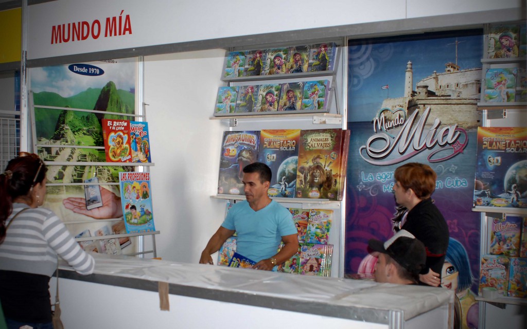 HG Preparativos de apertura  Feria del libro. (12)