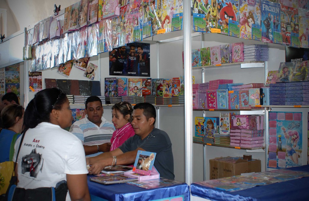 HG Preparativos de apertura  Feria del libro. (13)
