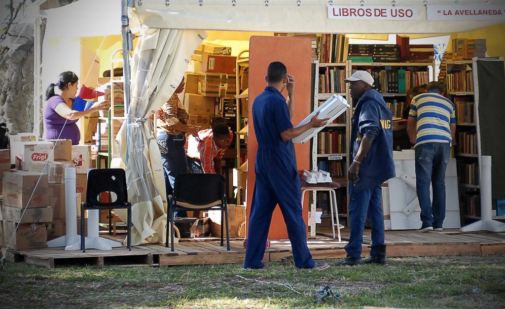 HG Preparativos de apertura  Feria del libro. (8)