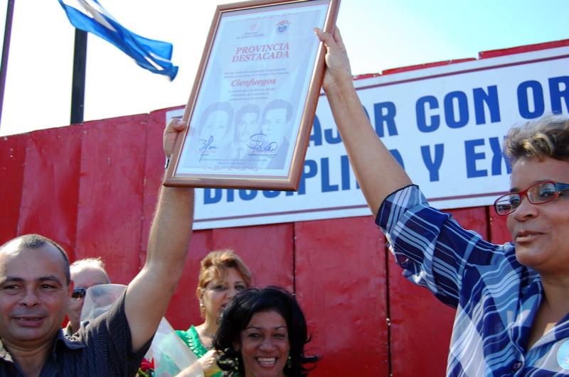 El sector del Comercio, la Gastronomía y los Servicios de la provincia de Cienfuegos resultó el más destacado del país en el 2014. Foto: Modesto Gutiérrez, AIN.