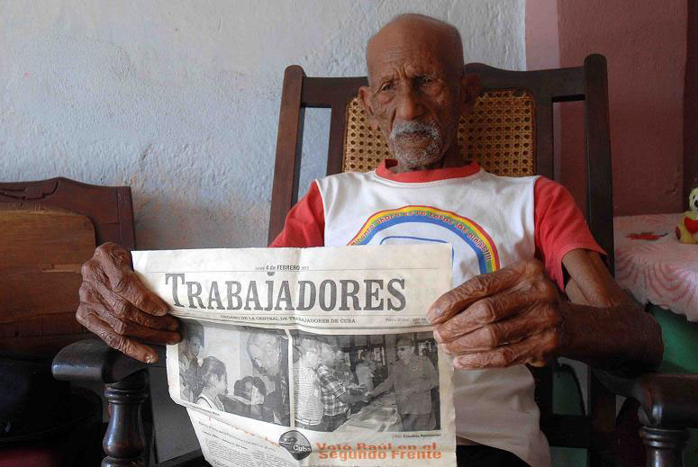 A sus 102 años Andresito admira no solo por su lucidez, sino por la rica historia que acumula. | foto: Miguel Rubiera Jústiz