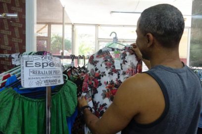 Compras en CUC:  Hay, pero no  me gusta