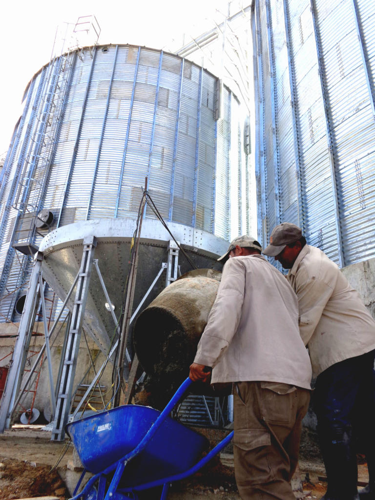 Atrasada está la inversión de los silos de almacenamiento y el nuevo secadero.
