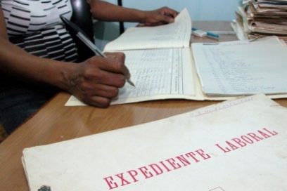 El cascabel, ¿a quién?