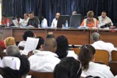 Reconocen deficiencias permanentes en el sector de la salud