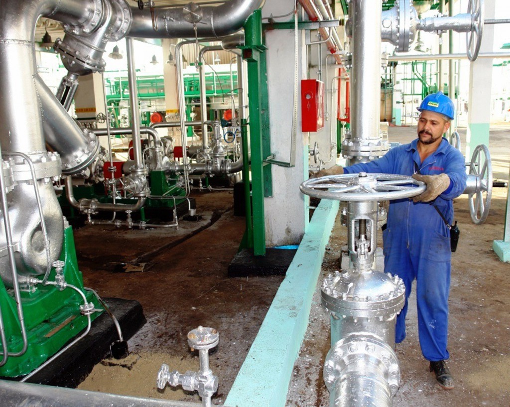 La refinería de petróleo Camilo Cienfuegos se ha caracterizado, desde la reapertura, por la estabilidad operacional y la eficiencia. Foto: Icel Morfa