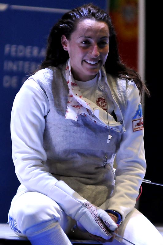 Elisa Di Francisca, durante un descanso en el combate por el oro. Foto: José Raúl Rodríguez Robleda.