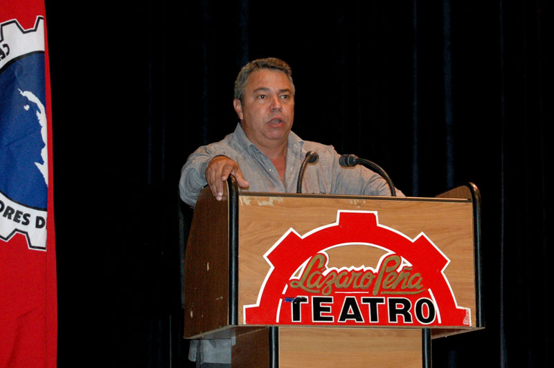Ulises Guilarte De Nacimiento valoró el análisis crítico que caracterizó a la conferencia. Foto: César A. Rodríguez