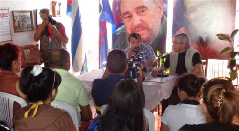 Encuentro de Fernando con periodistas holguineros