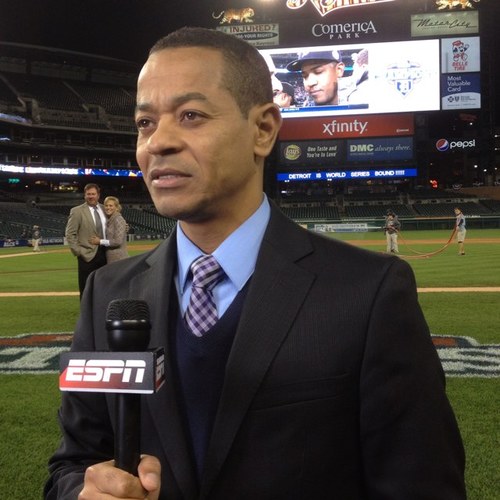 Enrique Rojas, uno de los prestigiosos comentaristas de ESPN accedió a responder varias preguntas en la Serie del Caribe 2015.