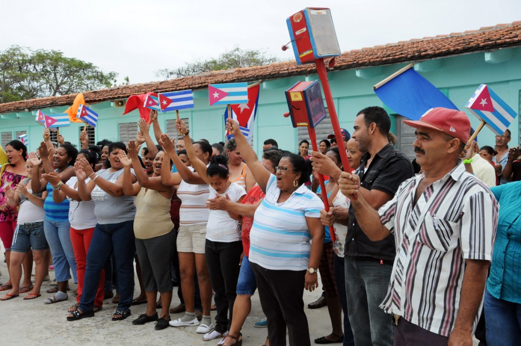 Los trabajadores de la fábrica de tabacos Lázaro Peña, de Cienfuegos, manifestaron la disposición de participarán con el entusiasmo que les caracteriza en el desfile por el Día Internacional del Proletariado mundial. Foto: Juan Carlos Dorado.