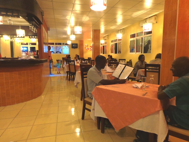 Son reanimados los centros gastronómicos y de servicios