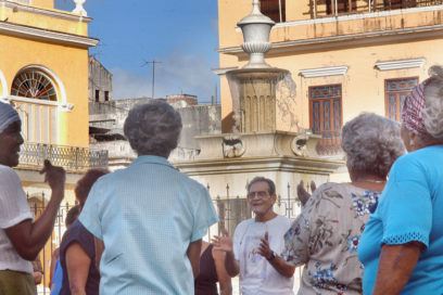 A la tercera edad no va la vencida