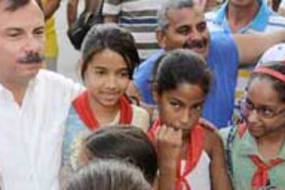 Comparte Fernando González con el pueblo de Granma