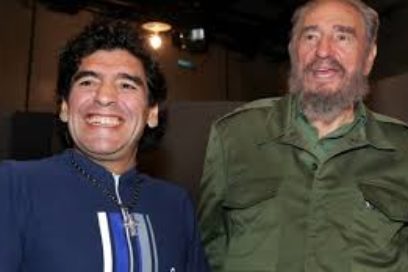 Da a conocer intercambio de cartas de Fidel con Maradona