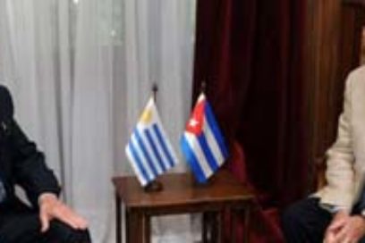 Se reúne Raúl con Tabaré Vázquez