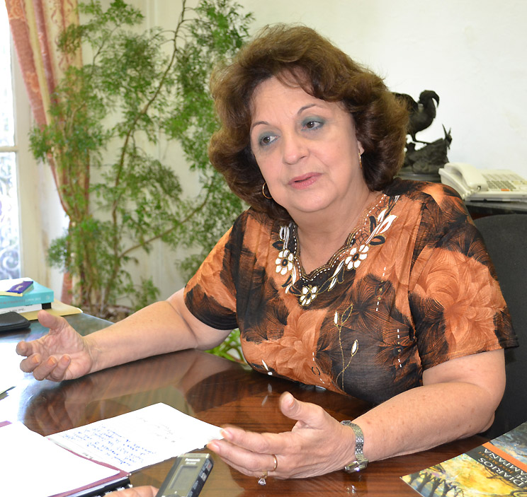 “A pesar de carecer del entrenamiento físico que podían tener los otros, escalaba montañas, con su mochila y su rifle, igual que ellos, y nunca se quedó detrás ni hubo que esperarlo”, afirma la doctora Ana Sánchez Collazo, al referirse a la llegada de Martí por Playitas de Cajobabo. Foto: Eddy Martin