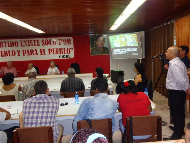 Encuentro con directivos de la Universidad de Holguín