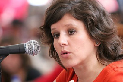 Alerta Eva Golinger a no confiarse de Washington