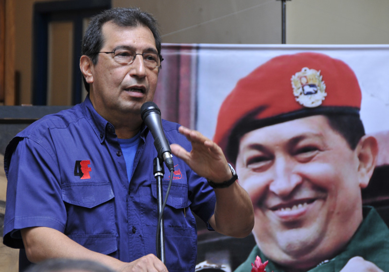 JH Adán Chávez 01