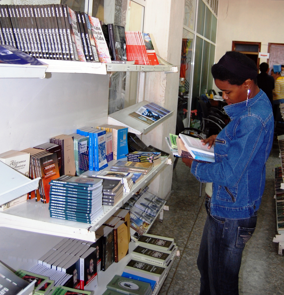 La Feria debe lograr, sobre todo, satisfacer lo más posible las expectativas de los lectores y amigos de los libros y la literatura. Foto: Barreras Ferrán.