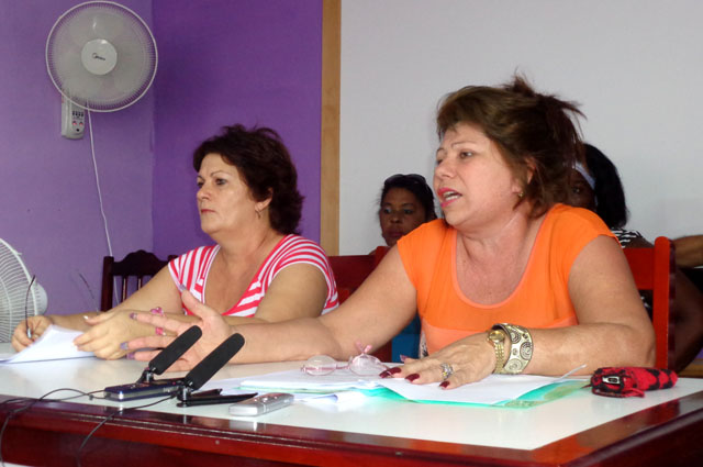 “El deporte ha llenado de gloria a nuestra provincia este año”, declara Bertha. Foto: José Luis Martínez Alejo