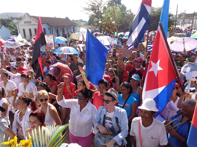 Alegría y júbilo por el Primero de Mayo. foto Lourdes Rey Veitia