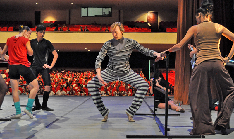 Vladimir Malakhov en una clase magistral en el teatro Eddy Suñol. Foto: Yuris Nórido