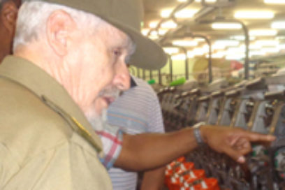 Visita Ramiro Valdés industrias   villaclareñas