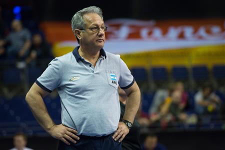 Julio Velasco asume una temporada de notable importancia para su plantel.